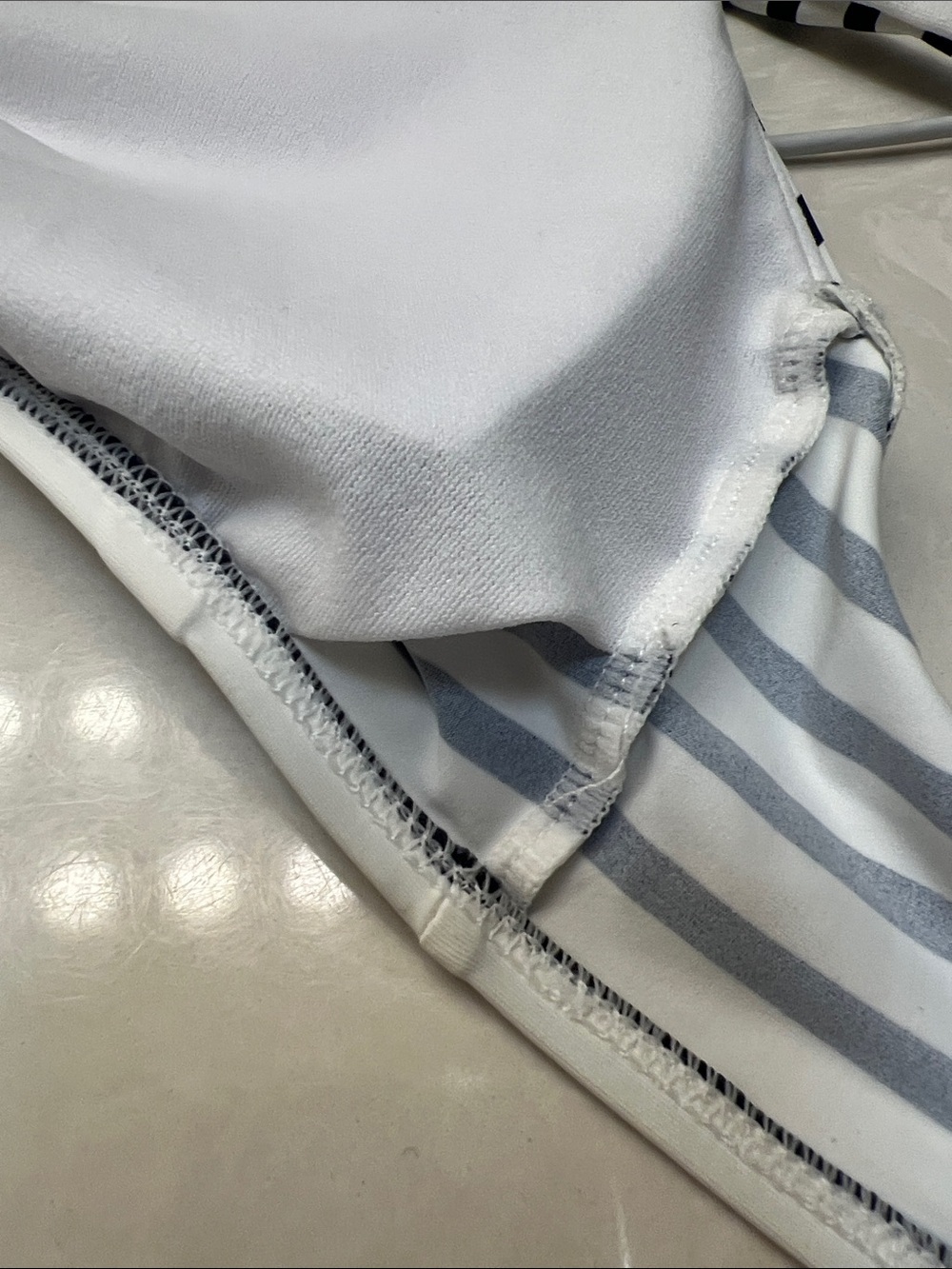 Lauren Ralph Lauren Women's Blue & White
Striped V-Neck Bikini Top Size 14 - Picture 9 of 14